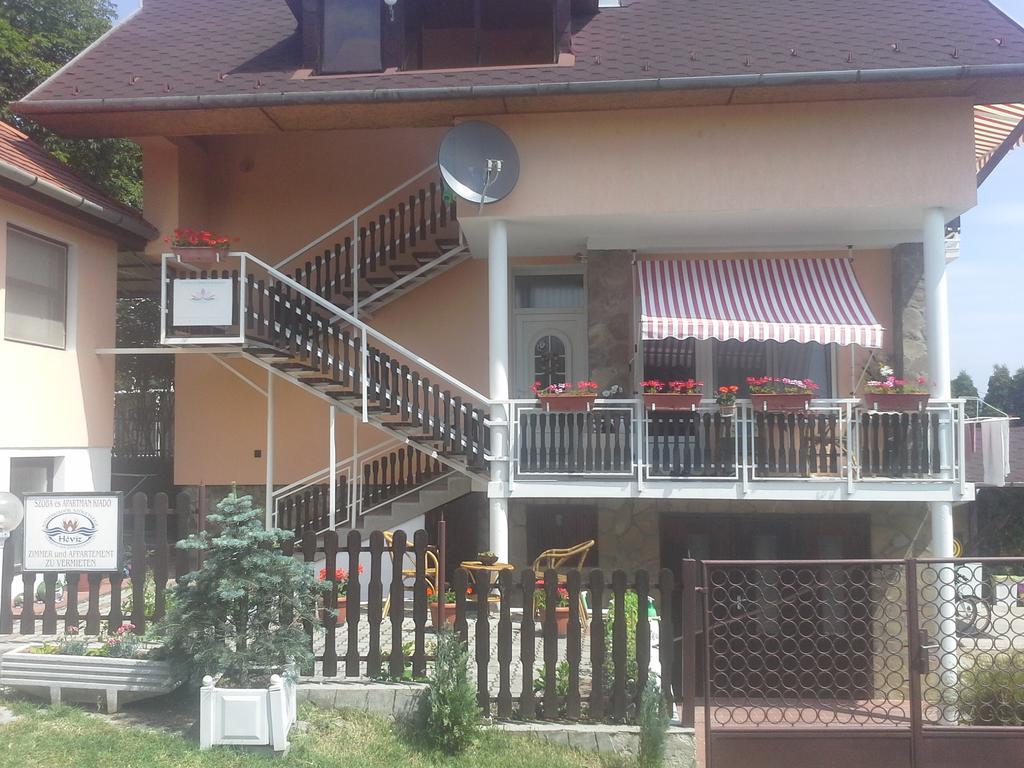 Friends Villa Apartments เฮวิซ ภายนอก รูปภาพ